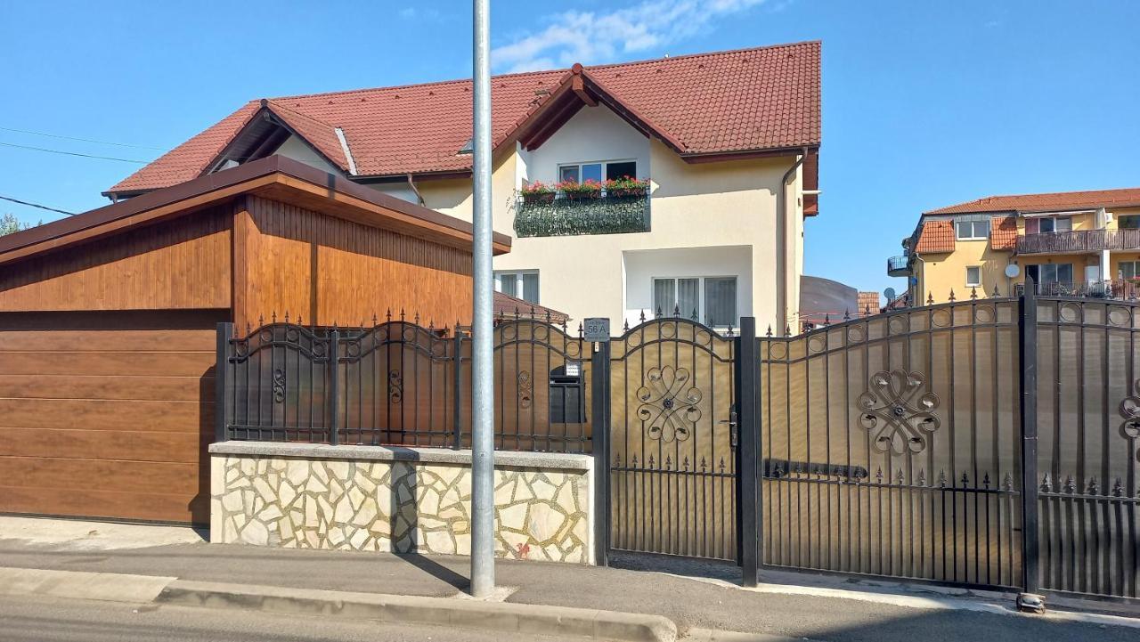 Dove Apartment Sibiu Ngoại thất bức ảnh